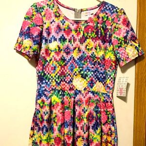 🌸 NEW 🌸 LuLaRoe Amelia dress